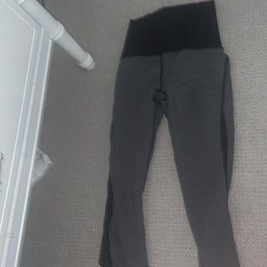 LULULEMON CROPPED LEGGINGS